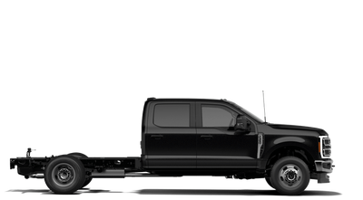 2027 Ford Chassis Cab F-350® LARIAT®