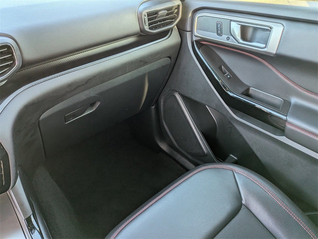 2024 Ford Explorer ST-Line