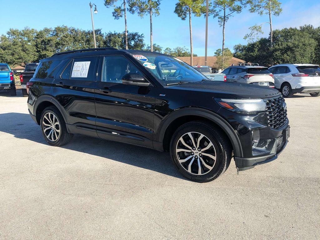 2025 Ford Explorer ST-Line