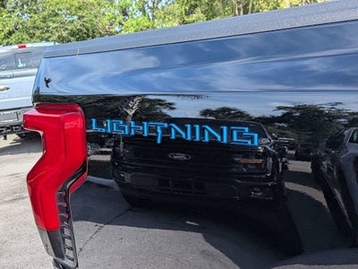 2025 Ford F-150 Lightning Flash