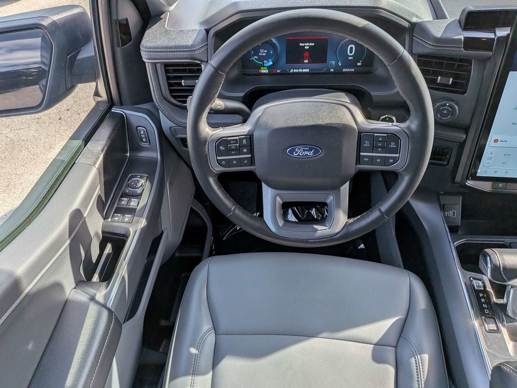 2025 Ford F-150 Lightning Flash