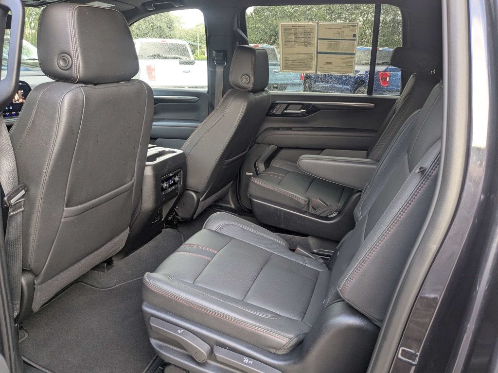 2025 Chevrolet Suburban RST