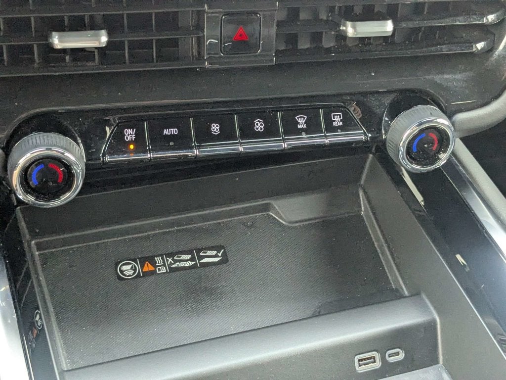 2025 Chevrolet Suburban RST