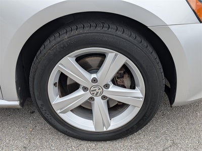 2015 Volkswagen Passat 1.8T Limited Edition