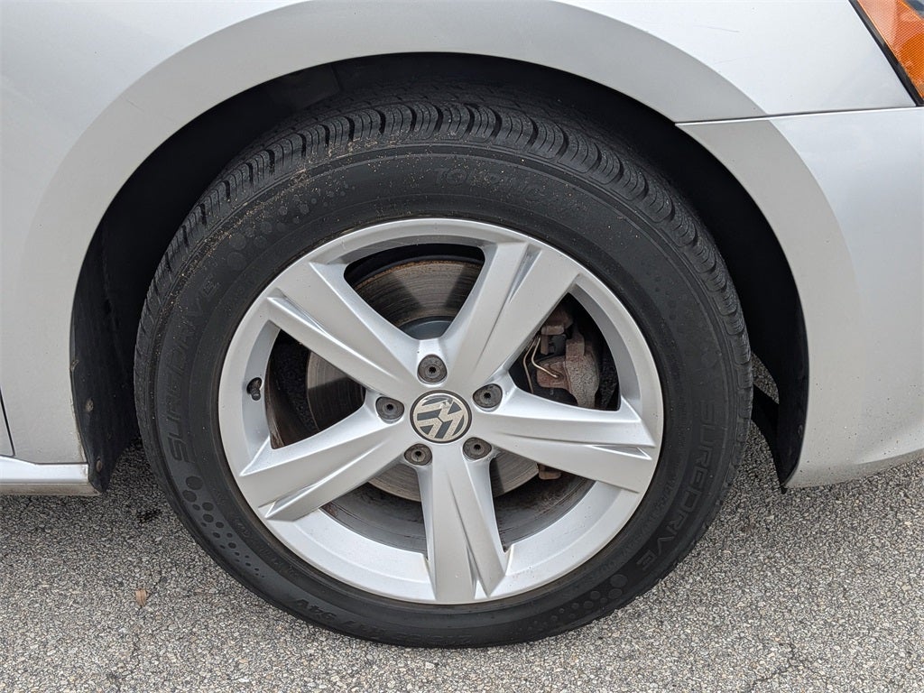 2015 Volkswagen Passat 1.8T Limited Edition