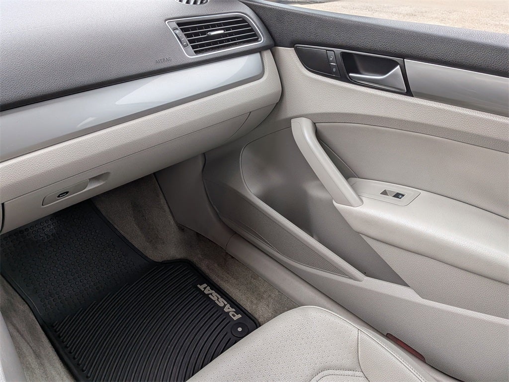 2015 Volkswagen Passat 1.8T Limited Edition