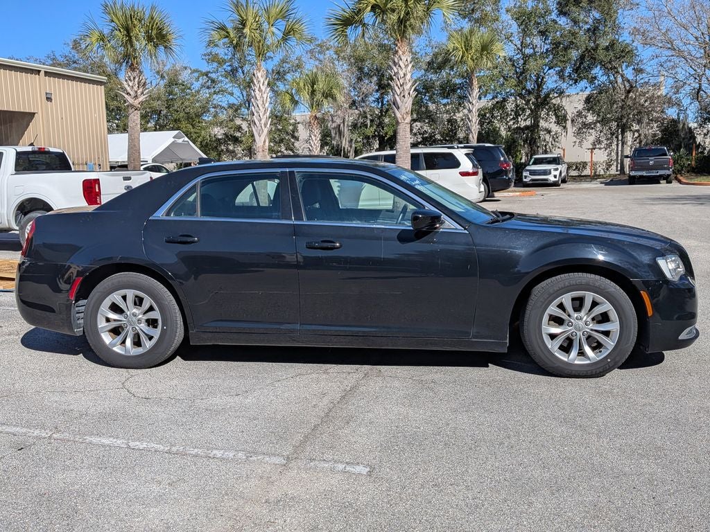 2019 Chrysler 300 Touring