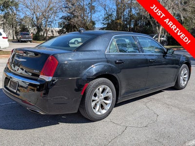 2019 Chrysler 300 Touring