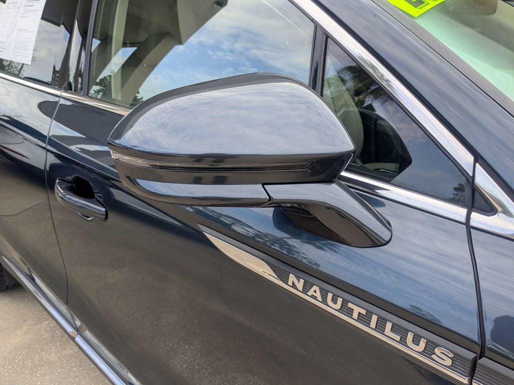 2022 Lincoln Nautilus Standard
