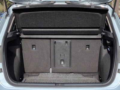 2025 Volkswagen Taos 1.5T SE Black