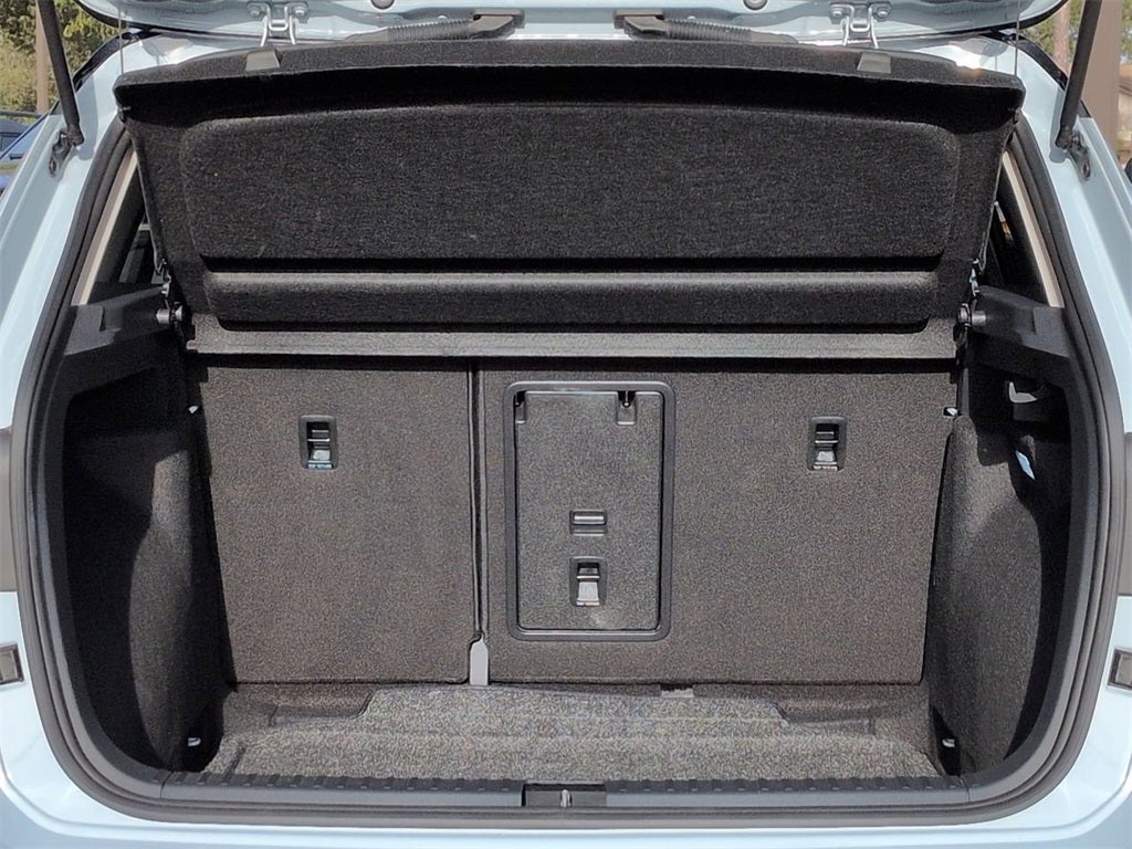 2025 Volkswagen Taos 1.5T SE Black