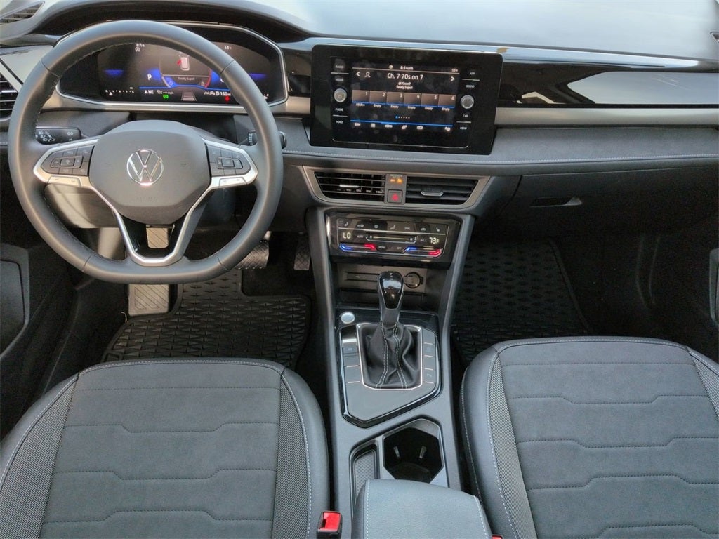 2025 Volkswagen Taos 1.5T SE Black