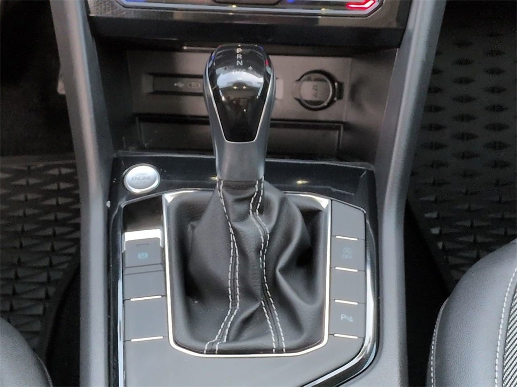 2025 Volkswagen Taos 1.5T SE Black