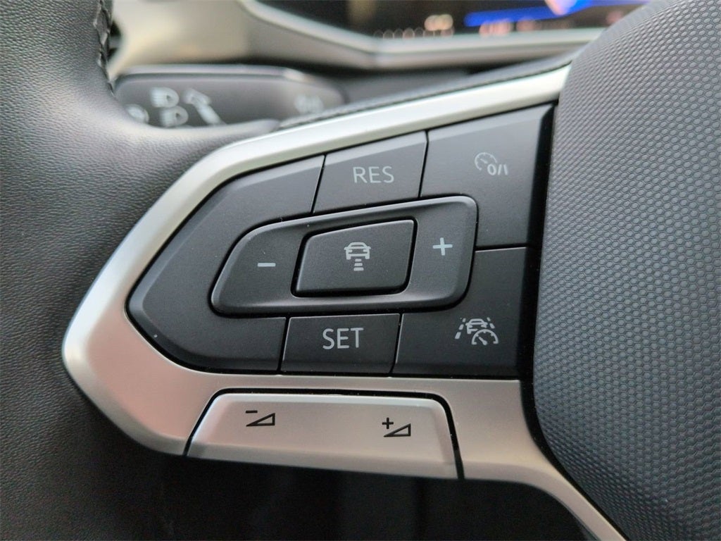 2025 Volkswagen Taos 1.5T SE Black