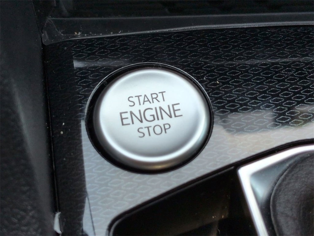 2025 Volkswagen Taos 1.5T SE Black