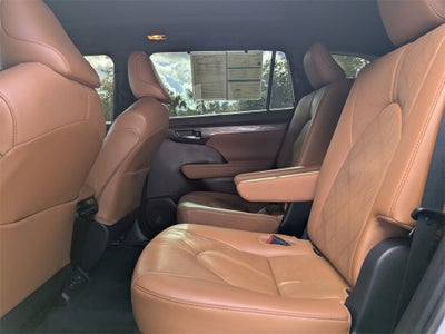 2021 Toyota Highlander Platinum