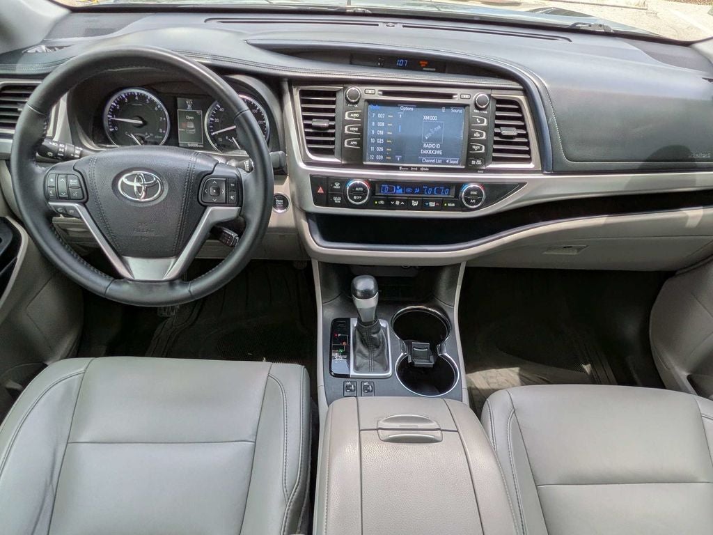 2016 Toyota Highlander XLE V6