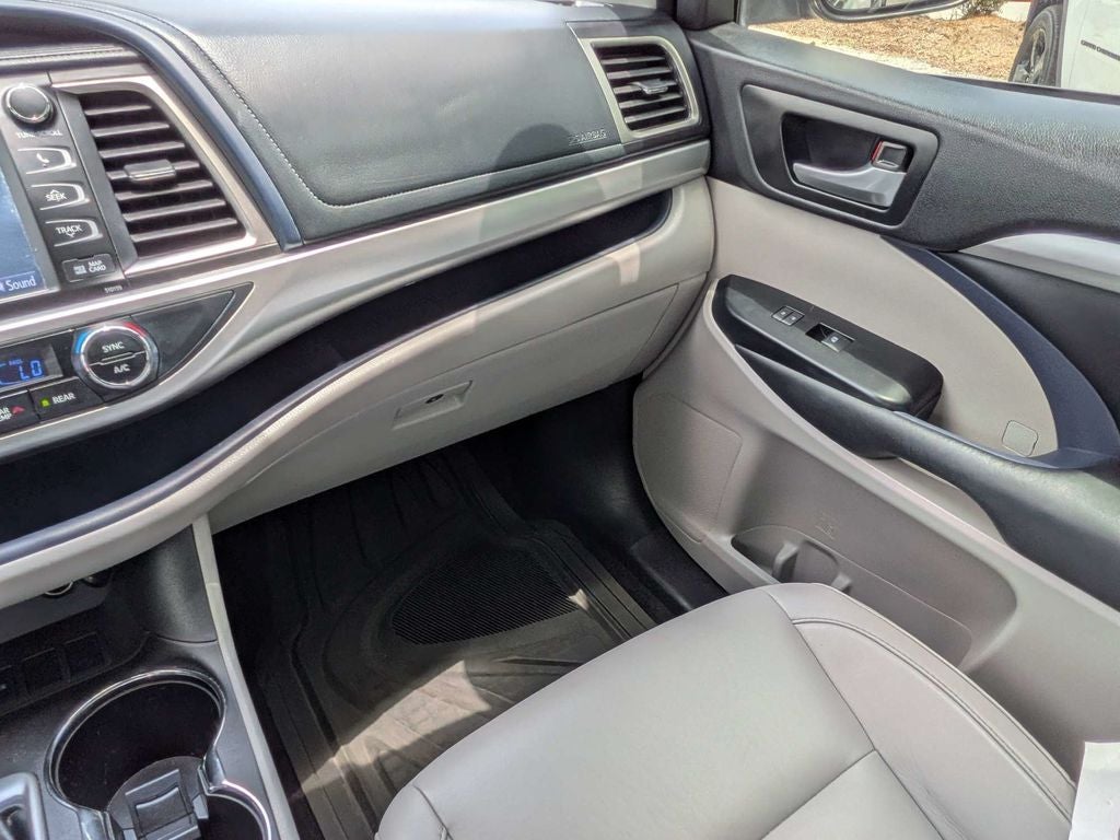 2016 Toyota Highlander XLE V6