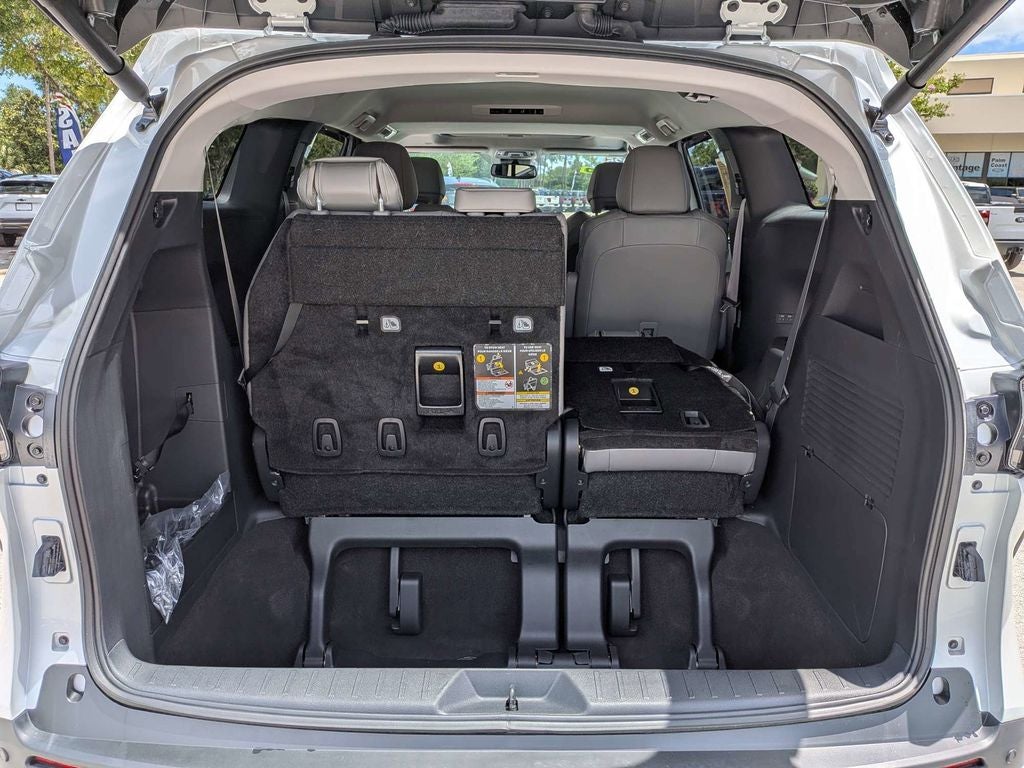 2025 Toyota Sienna XLE 8 Passenger