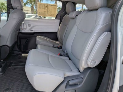 2025 Toyota Sienna XLE 8 Passenger