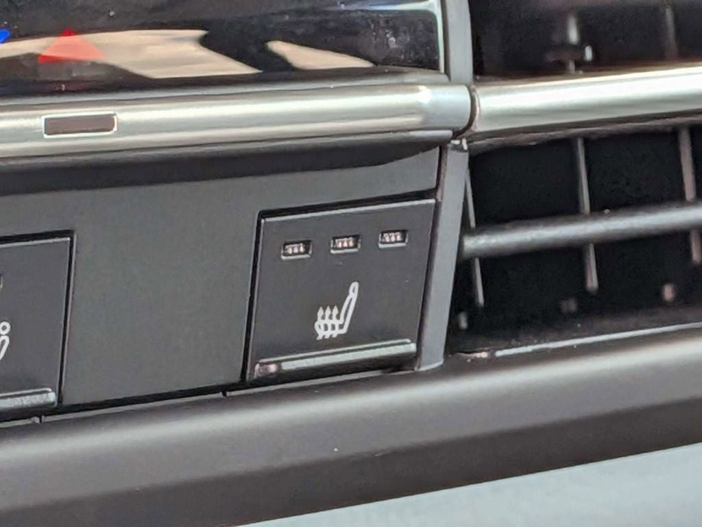 2025 Toyota Sienna XLE 8 Passenger