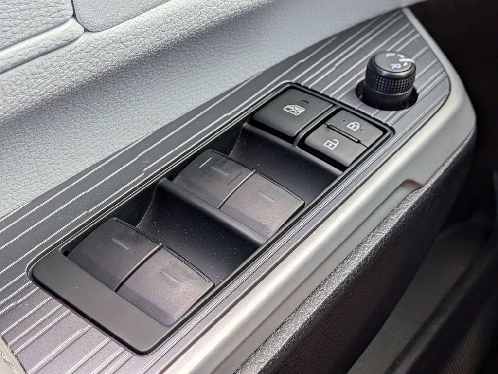 2025 Toyota Sienna XLE 8 Passenger