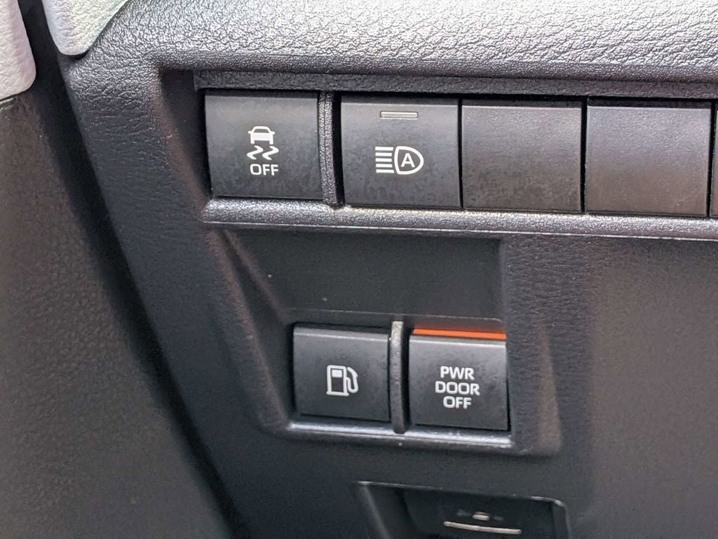 2025 Toyota Sienna XLE 8 Passenger