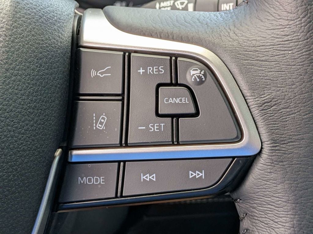 2025 Toyota Sienna XLE 8 Passenger