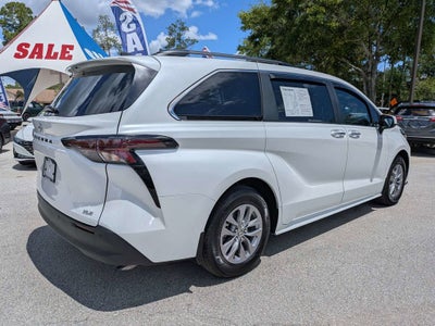 2025 Toyota Sienna XLE 8 Passenger
