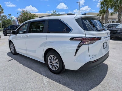 2025 Toyota Sienna XLE 8 Passenger