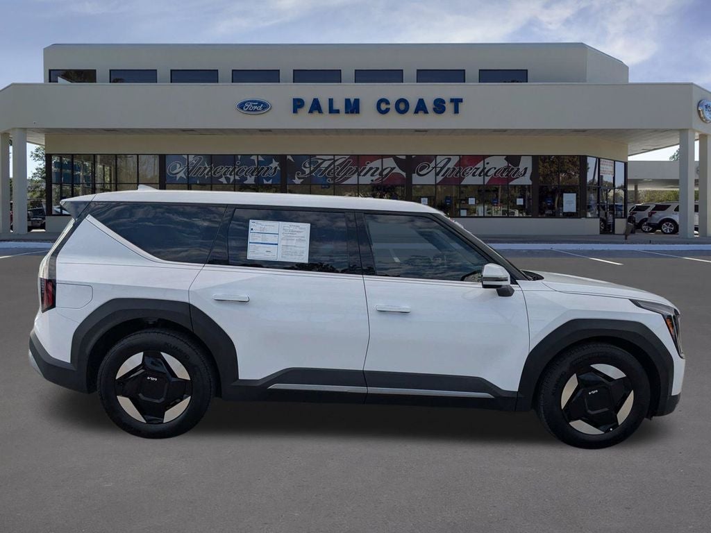 2026 Kia EV9 Light