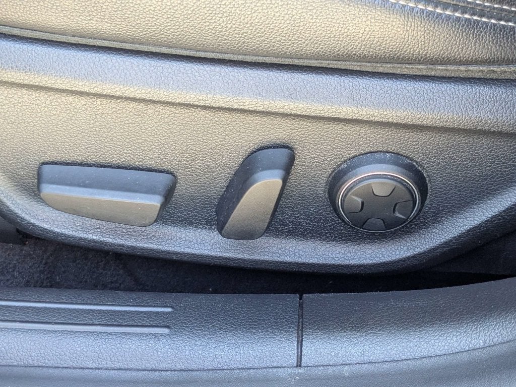2022 Genesis G70 2.0T