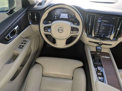2020 Volvo V60 T5