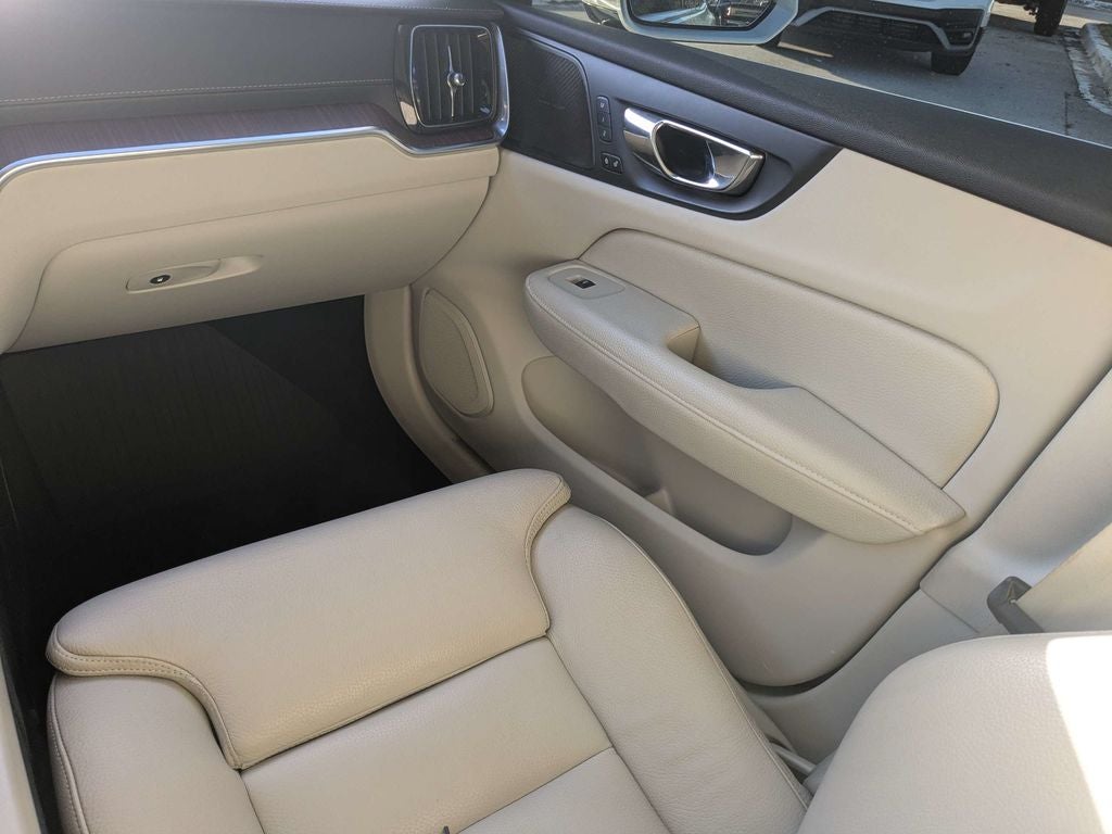 2020 Volvo V60 T5