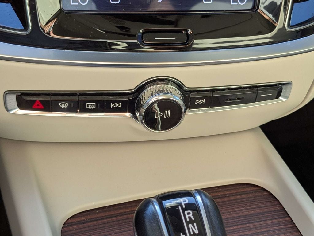 2020 Volvo V60 T5